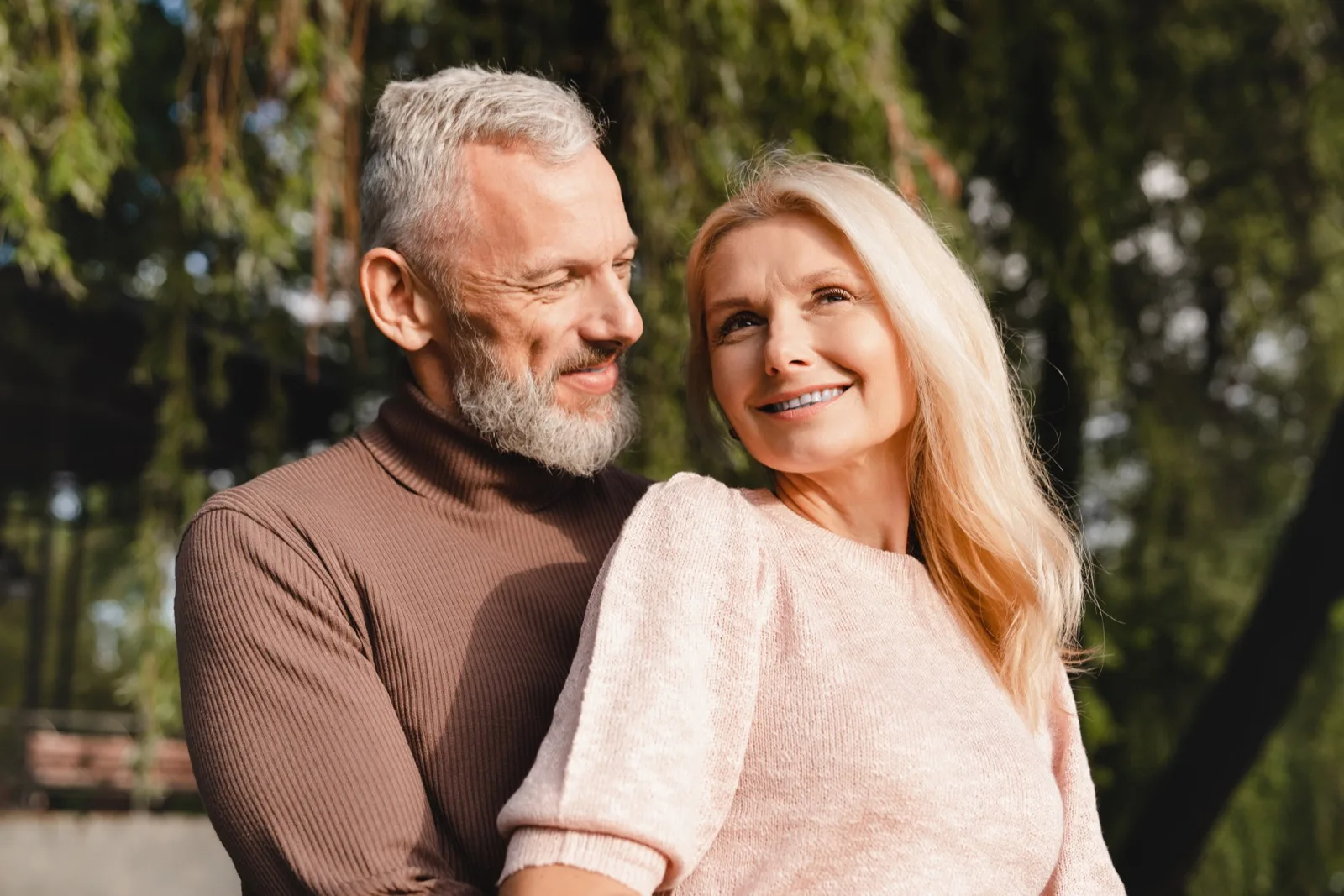 closeup-cropped-portrait-of-a-mature-loving-couple